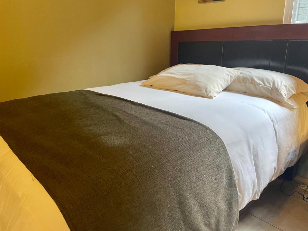 Sofia'S B&B Hostal Boutique パナマ・シティー エクステリア 写真